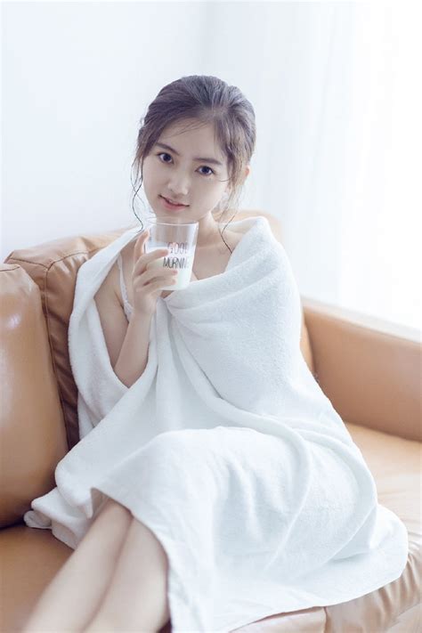 深夜观影新趋势：网络平台如何改变我们的娱乐方式